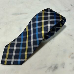Can’t go wrong with this tie.